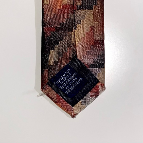 JOHN ASHFORD Men’s Necktie Orange/Beige/Grey/Gold Geometric Design 100% Silk - Picture 4 of 4